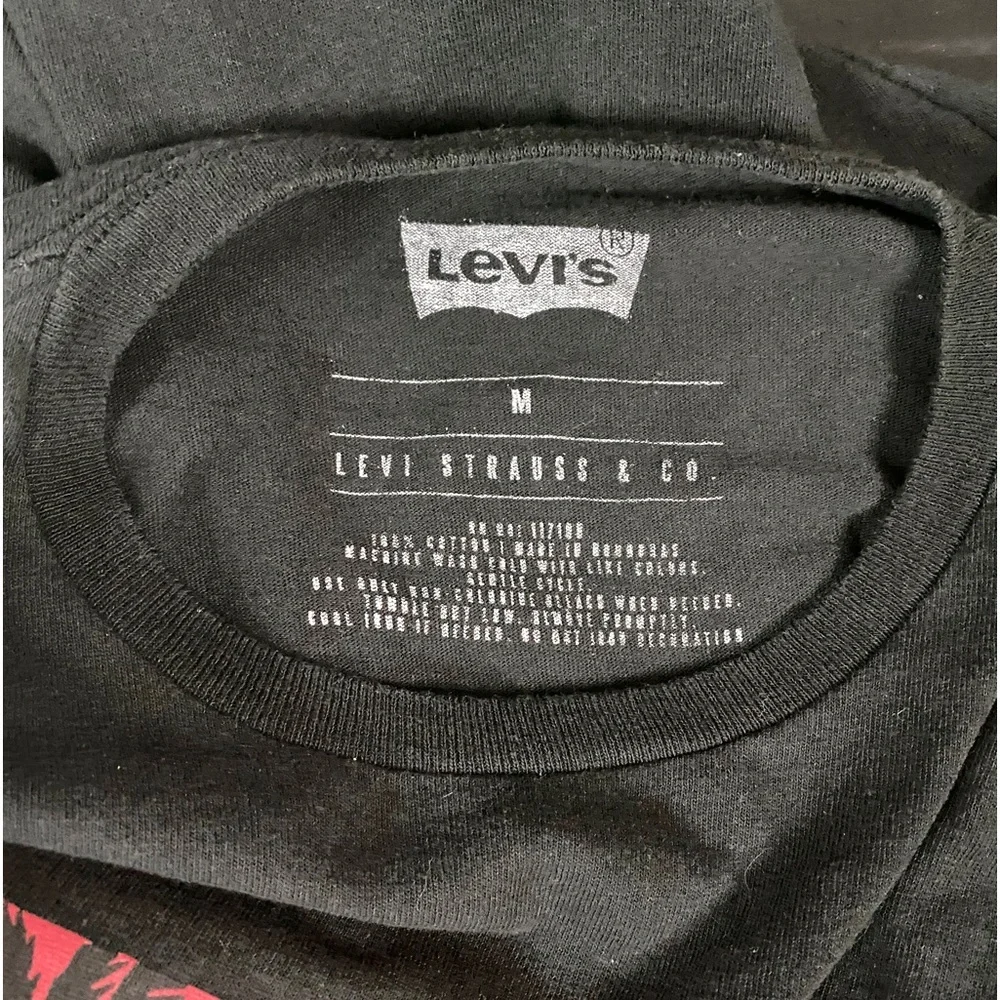 Levi’s Men’s Black Long Sleeve Printed Tee Size Medium